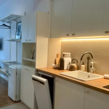 Adm Danube Vintage - Tv, Coffee * Bratislava